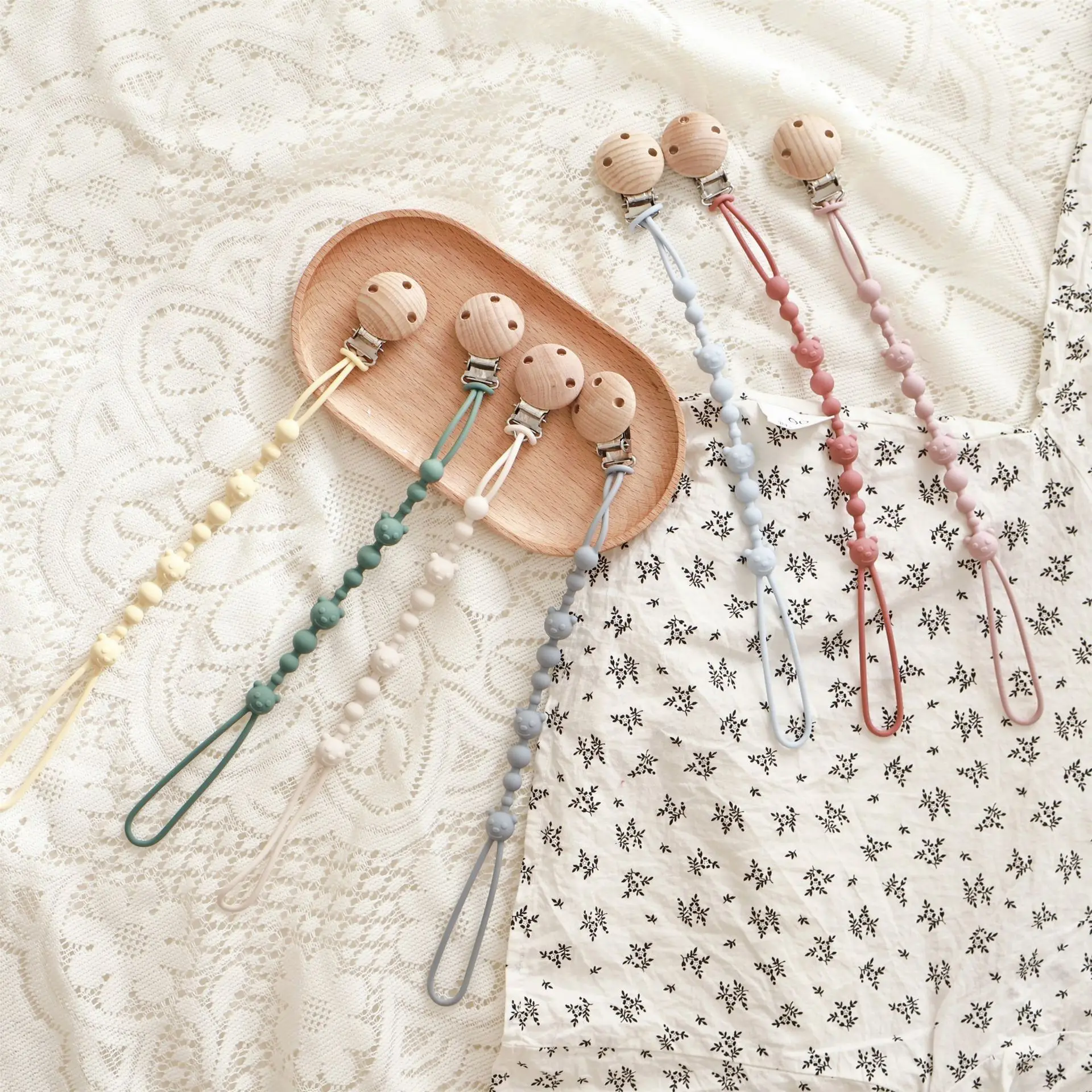 

Силиконовая цепочка для соски Обеспечивает детскую соску, чистый и безопасный. Изготовлен из пищевого силикона. Можно жевать.