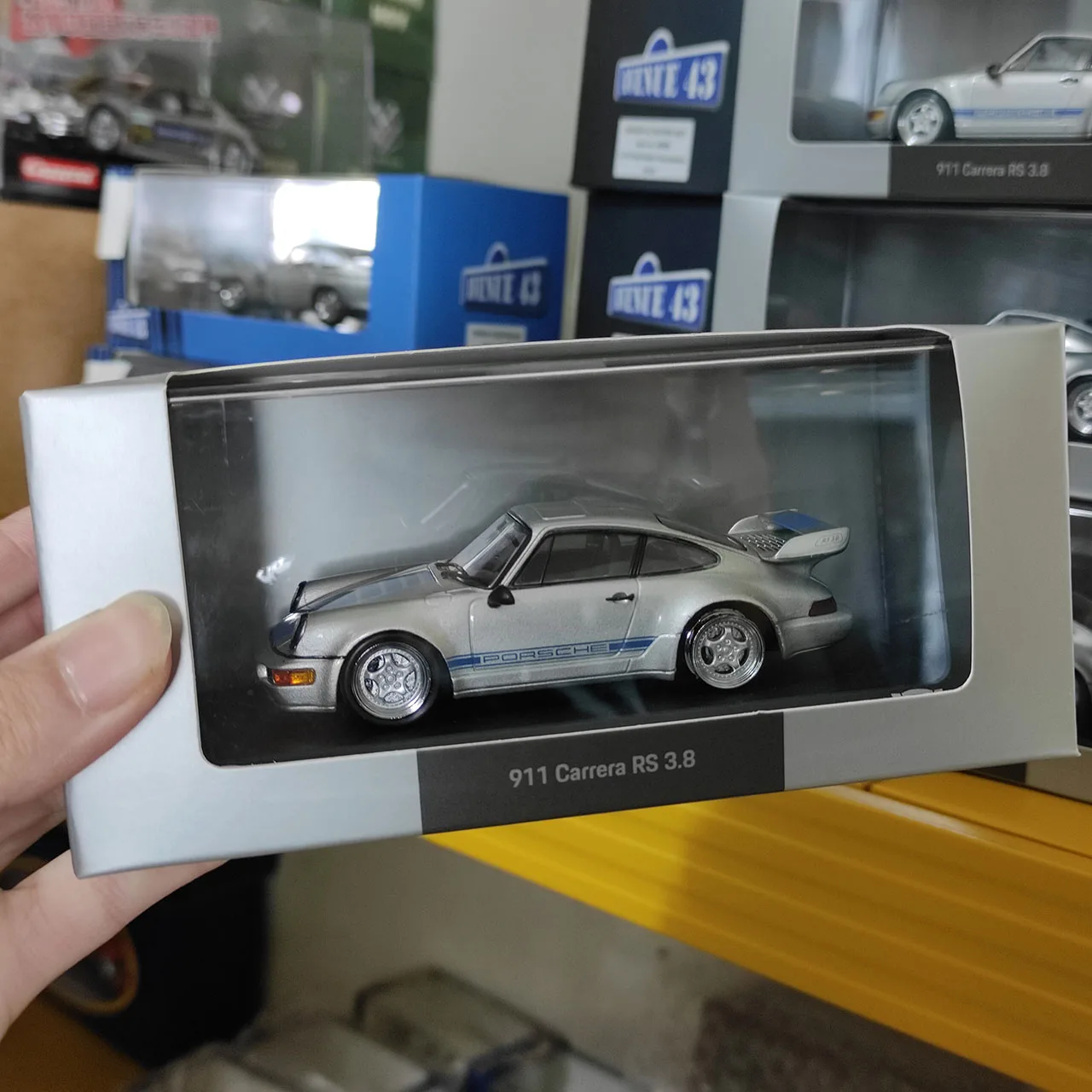Diecast escala 1:43 PORSCHE 911 Carrera RS 3,8 coche en miniatura de aleación juguete coleccionable regalo adorno de exhibición de recuerdo