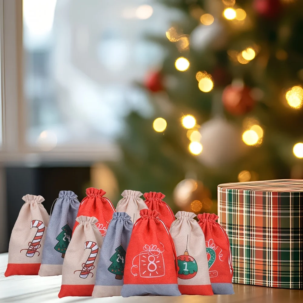عيد الميلاد تقويم القدوم 2025 24 قطعة الرباط حقائب للهدايا الخيش معلقة العد التنازلي التقويم أكياس DIY بها بنفسك عيد الميلاد ديكورات المنزل