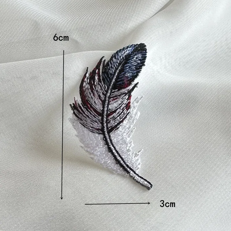 1Pcs Small Colorful Feather Embroidery Fabrics Patch Applique Iron On Clothing Dress Cap Decora Accessory Handmade  Diy