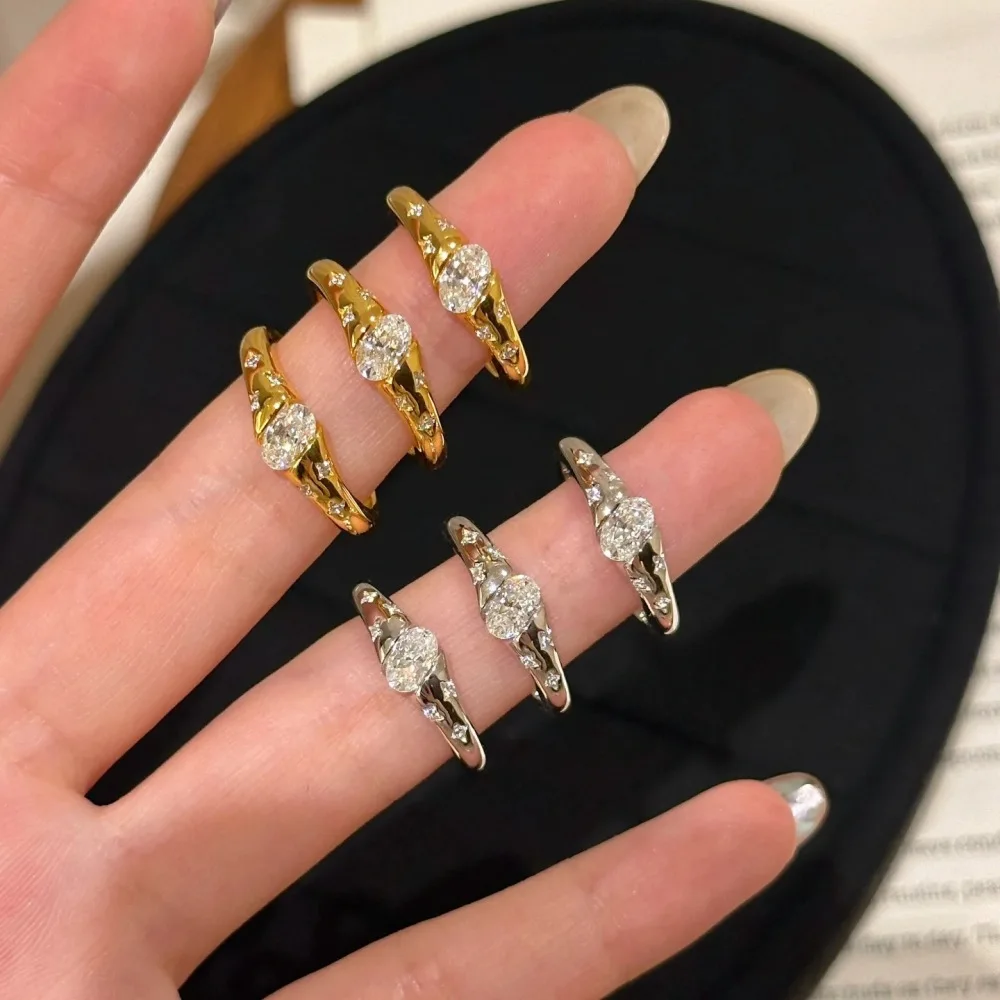 

Luxury D Color Moissanite Women's Ring- 925 Sterling Silver Wedding Band & Gold Plated Engagement Ring Bridal Jewelry Gift