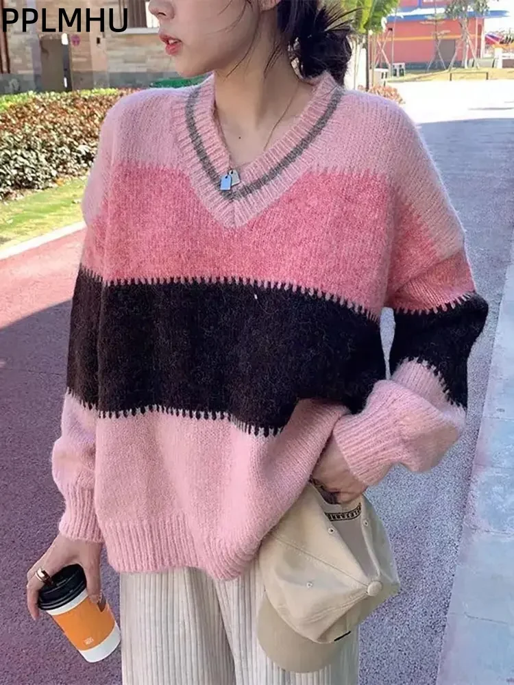 Sweter damski z dekoltem w serek, kontrastowymi kolorami, dzianinowy, modny, luźny, typu baggy, patchworkowy, z długim rękawem, miękki.