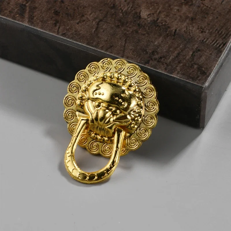 Manija de caja de vino con cabeza de león antigua, hebilla decorativa, aleación europea de bronce, armario de un solo orificio, cajones para mejorar el hogar