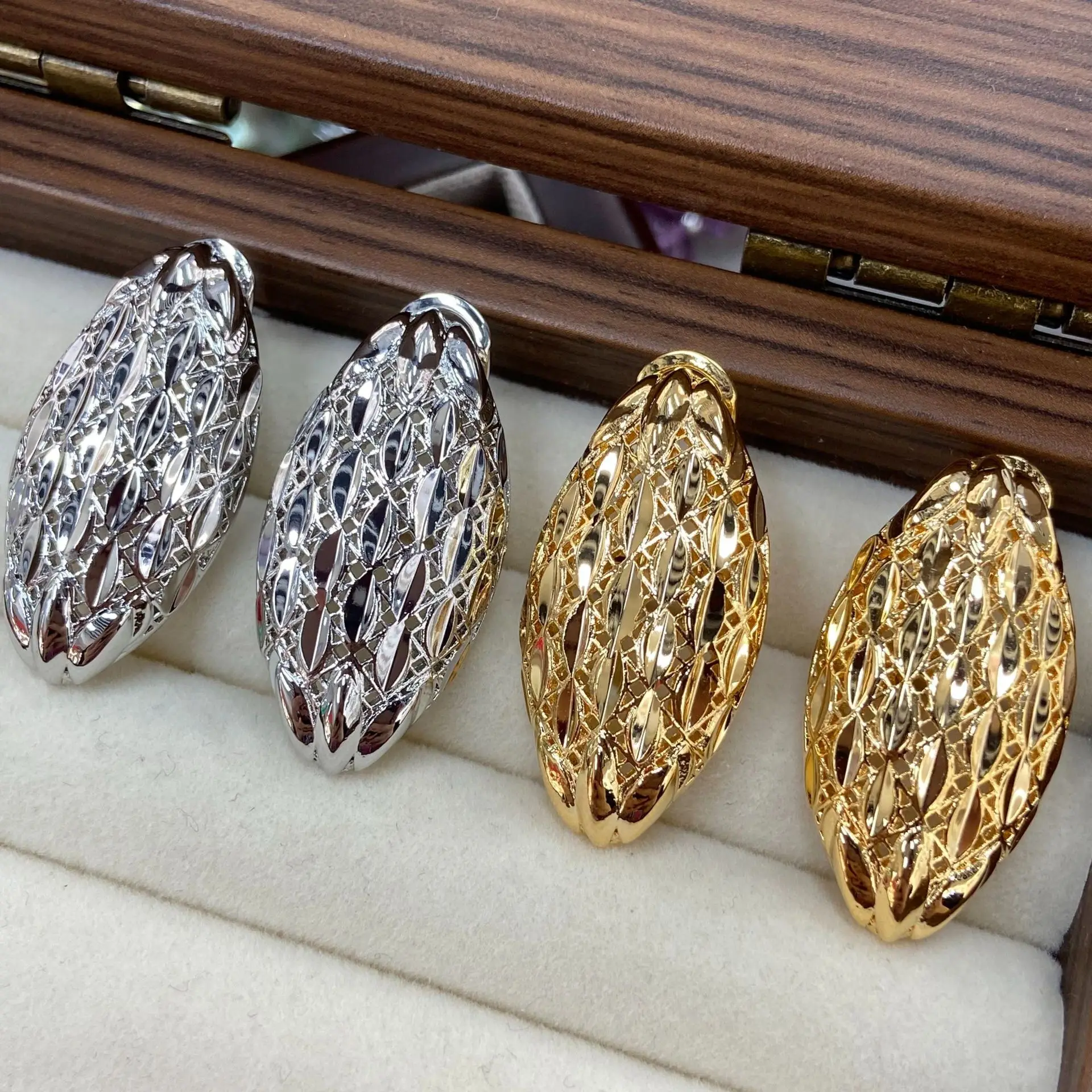 Filigree Oval Earrings Textured Metallic Statement Stud Earrings for Women Accessories