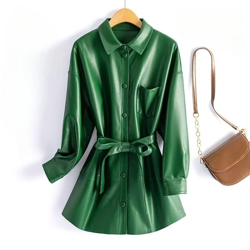 Un nuovo stile di giacca da donna in pelle di fascia alta alla moda e individualizzata Un cappotto ampio ed elegante e confortevole di media lunghezza