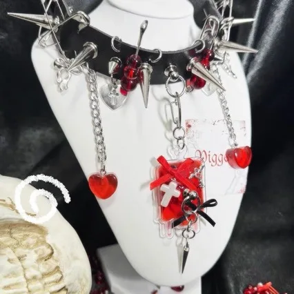 

Necklace Blood Bag Subculture Y2k Accessories Spike Girl Angel Wing Gothic Couple Harajuku Medical Choker Blood Bag Pendant