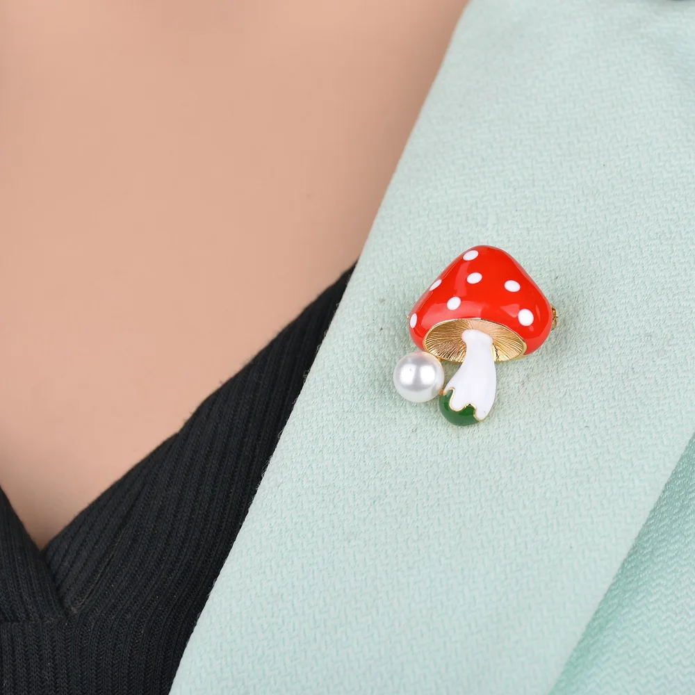 Women Pearl Mushroom Brooch Buckle Pin Clothing Bags Accessories