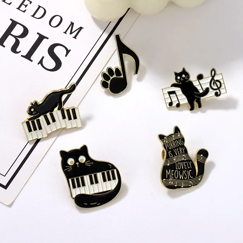 Cat Pace Enamel Pins Custom Piano Keys Kitten Musical Note Brooches Lapel Badges Animal Music Jewelry Gift for Kids Friends