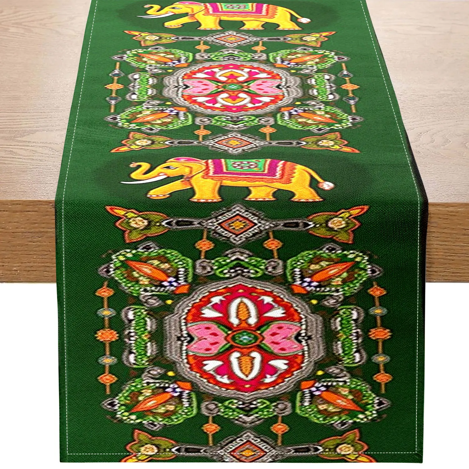 

Цельная дорожка для стола в индийском стиле со слоном и этническим узором, подходит для экзотических ресторанов и культурных отображений.