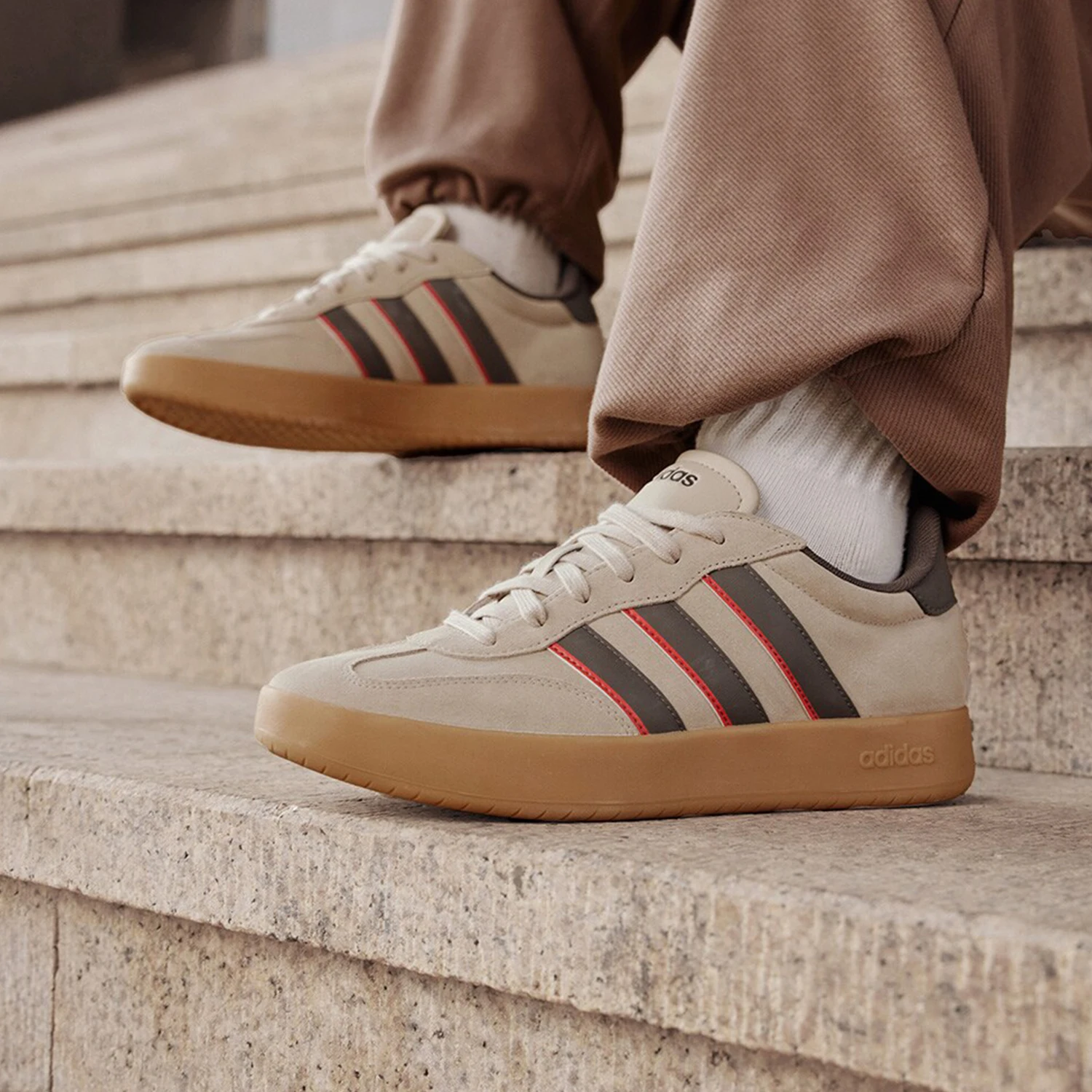 

Оригинальные мужские повседневные кроссовки Adidas BARREDA на толстой подошве с низким берцем JP7100