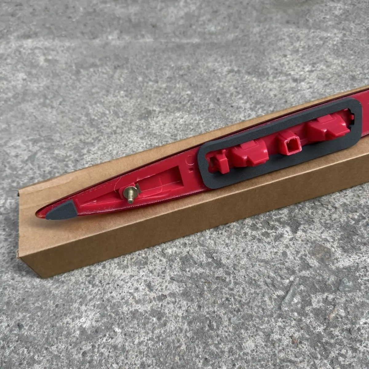 

Applicable to the high-mounted brake light of the 3rd generation Honda Fit (model years 14, 15, 16, 17, 18, 19, 2020).