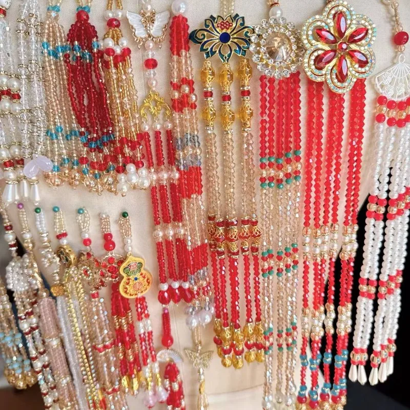 22 Design. Kristallperlen-Quastenohrringe. Hängende Perlenohrringe, Kopfschmuck, Strass-Schmuck, Spitze, DIY-Bastelarbeiten. Handgenähte Kristallquaste.