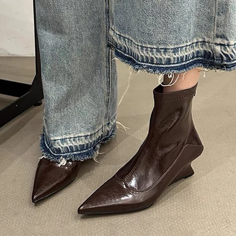 أسافين الأحذية النسائية أشار تو أحذية من الجلد عالية الكعب حذاء من الجلد 2025 الشتاء مثير مضخات البريدي تشيلسي الأحذية Mujer Snow Btoas #1