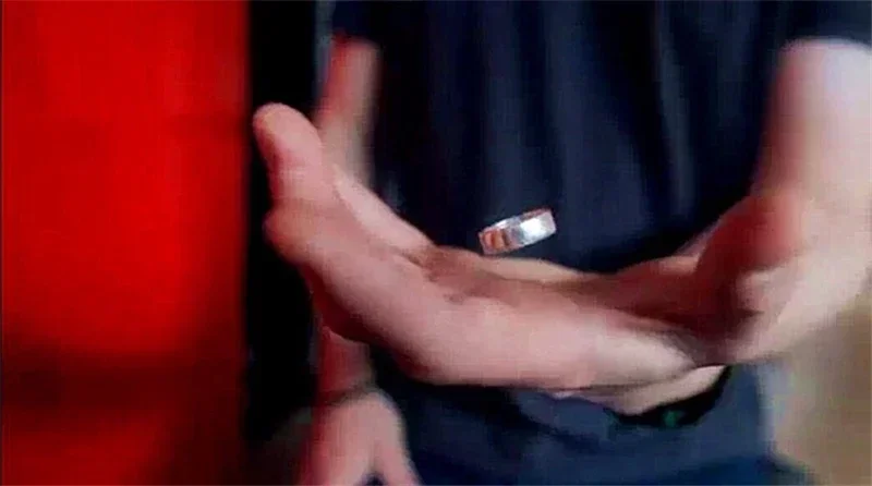 Floating Ring Magic Tricks Play Ball Pen Floating Effect Of Invisible Suit Powerful Magic Props Close Up Stage Props Gimmick