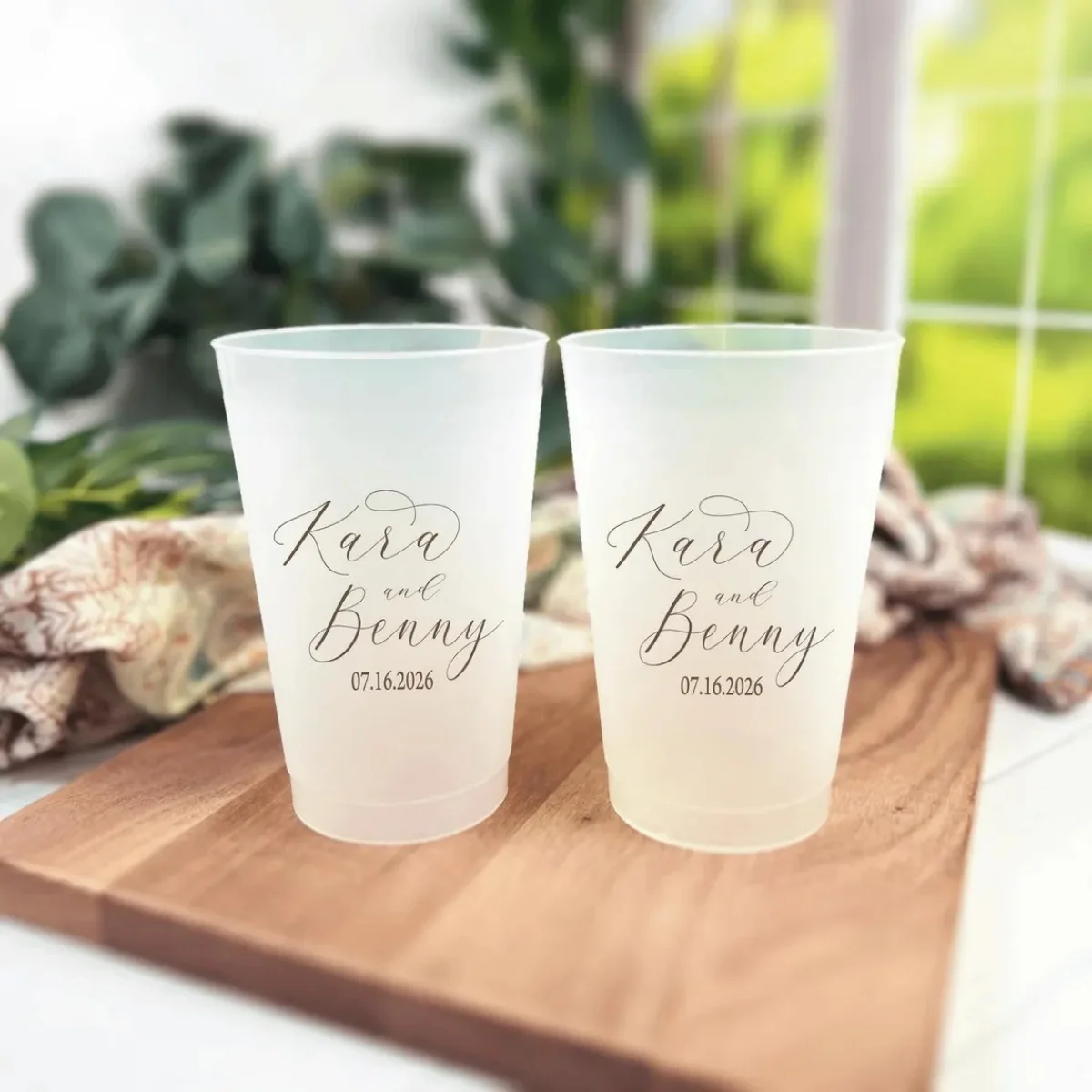 

10 шт. элегантные свадебные чашки на заказ - персонализированные матовые пластиковые стаканчики с именами и датой, многоразовые стаканчики на заказ для свадьбы