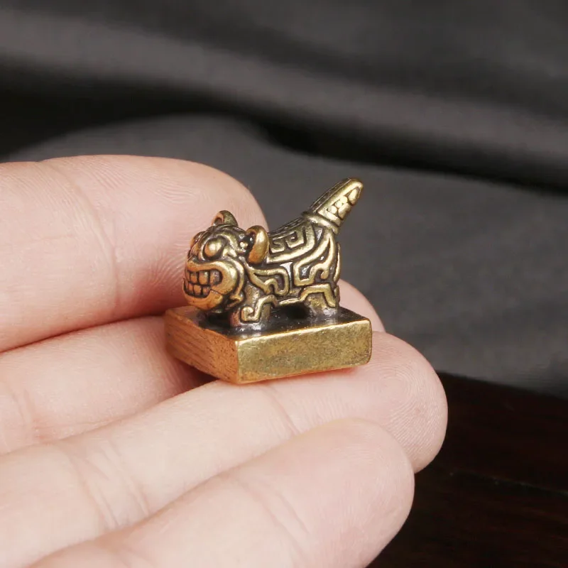 Brass Auspicious Tiger Seal Desktop Ornament Zodiac Tiger Seal Carving Flat Bottomed Copper Seal Handicraft Old Bronze Ware
