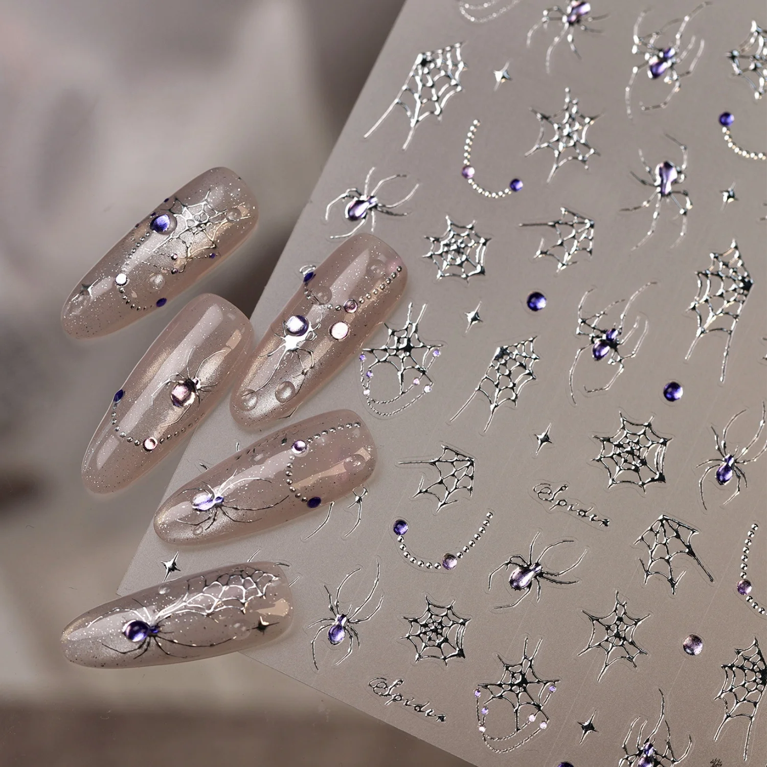 Hohle Metall-Spinnennetz-Aufkleber in Lila und Silber, 5D-Nagelkunst-Sticker mit Spinnen-, Halbmond- und Sternmotiven, Retro-Selbstklebende Abziehbilder