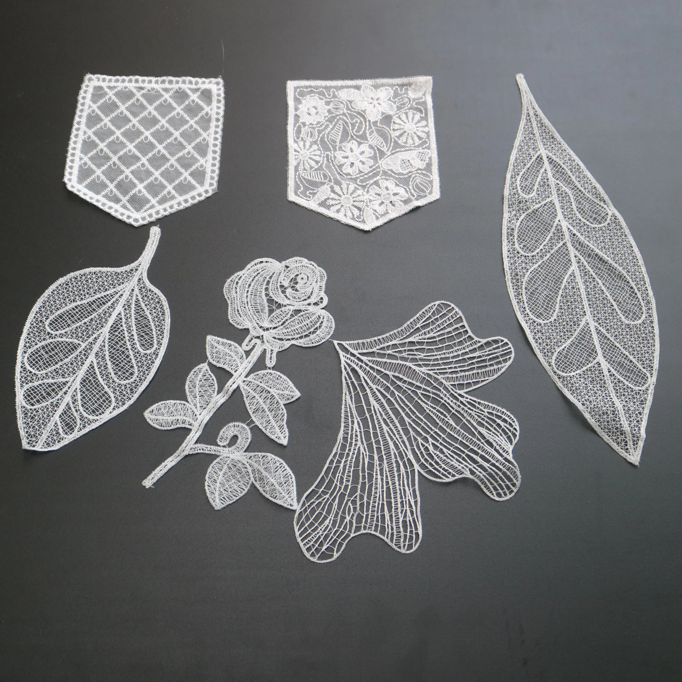 옷을위한 패션 꽃 자수 레이스 패치 수 놓은 로리타 포켓 Applique parches bordados para