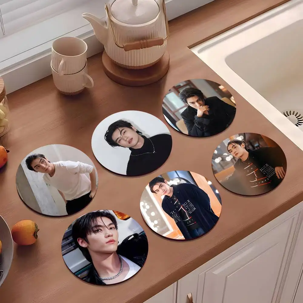 

1pc Thai Actor B-Boss Chaikamons Star Wooden Coaster Colour Printing Cup Mat Home Desk Decoration Gifts