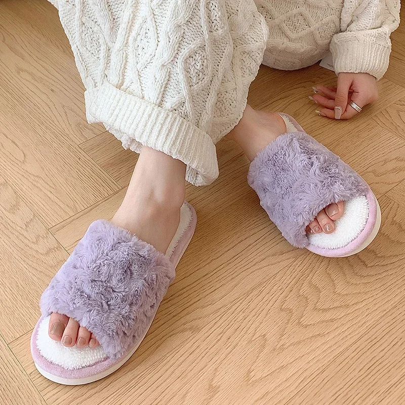 Zapatillas de invierno de piel rosa para mujer, suela suave de felpa, zapatos planos y cálidos para interiores, chanclas cómodas antideslizantes para dormitorio