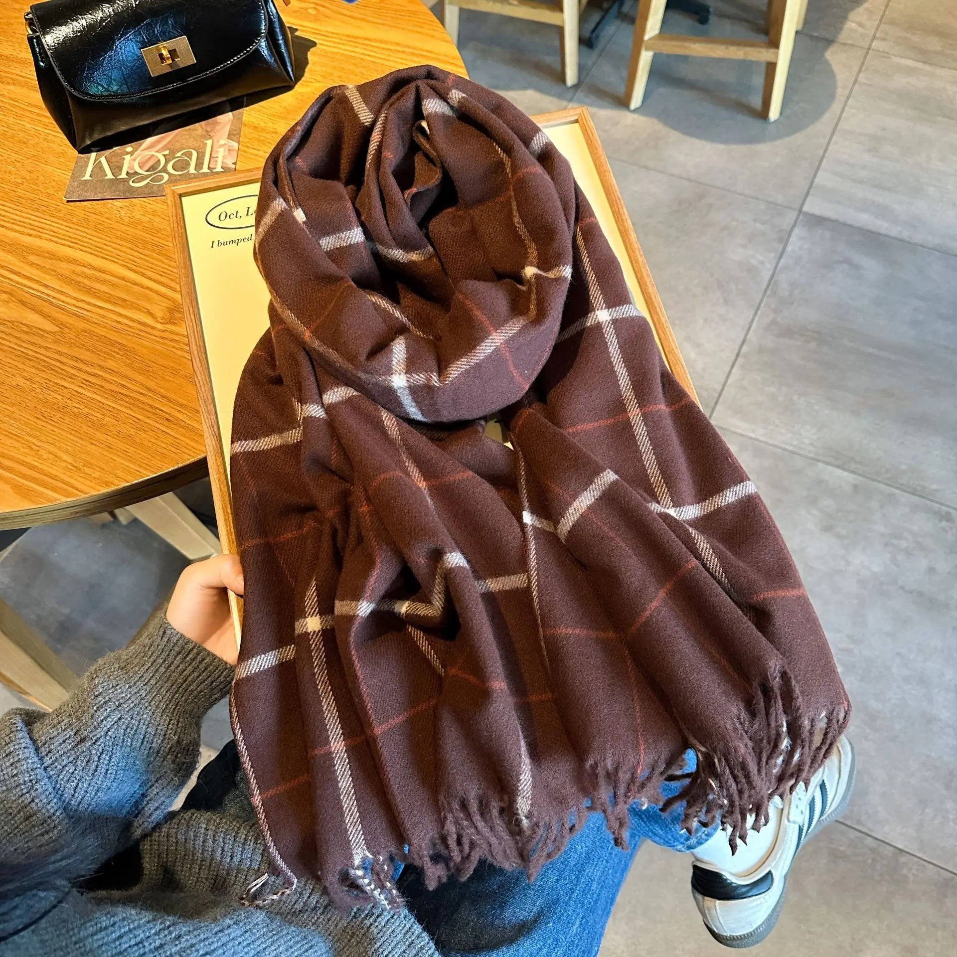 

Осень-зима, студенческий повседневный шарф в стиле ретро с полевой сеткой, корейское издание, женский теплый мягкий липкий толстый шарф с кисточками в сетку