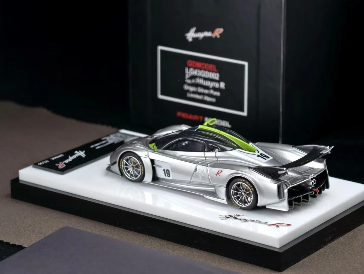 

Модель Figart 1/43 No 19 Huayra R, литая под давлением модель автомобиля из смолы, ограниченная серия до 30 шт.