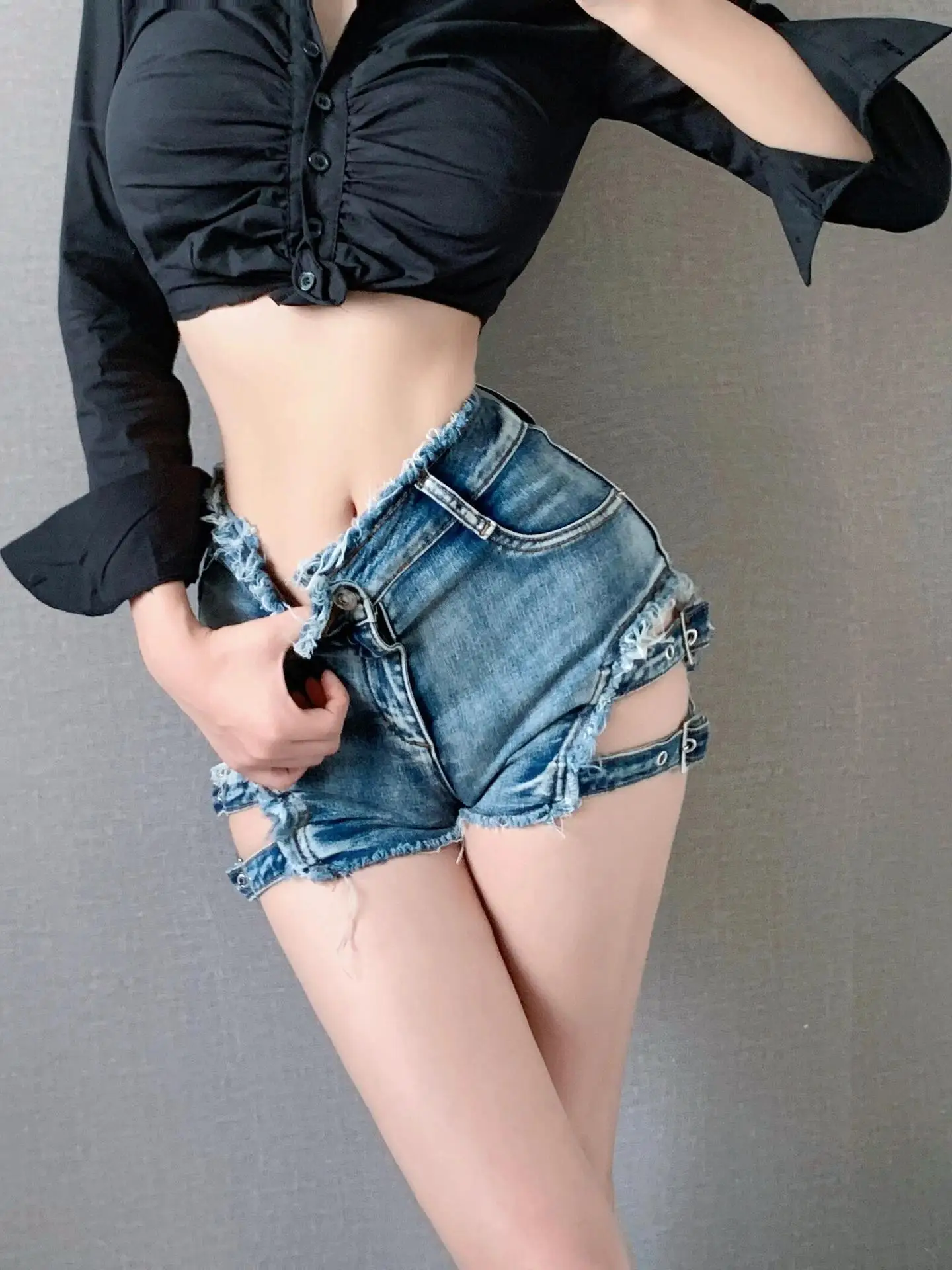 

KING BRAND Sexy Spicy American Retro Distressed Slim Fit Elastic Frayed Denim Shorts Women High Waist Slimming Casual Zipper