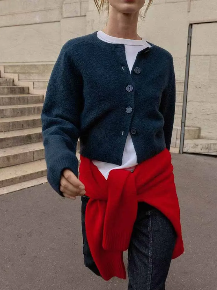 

Осенняя новая модная простая женская одежда в европейском и американском стиле, короткая трикотажная куртка с круглым вырезом и длинными рукавами на пуговицах