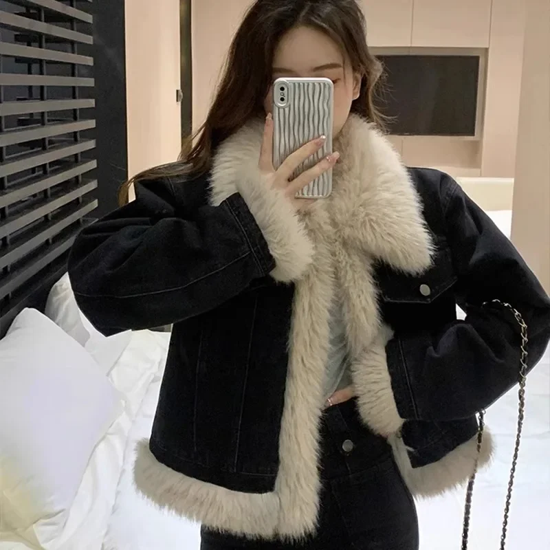 Fashion Commute Style Denim Stitching Faux Fur Coat 2023 Autumn and Winter New Street Style Lapel Short Women's Lamb Plush Coat