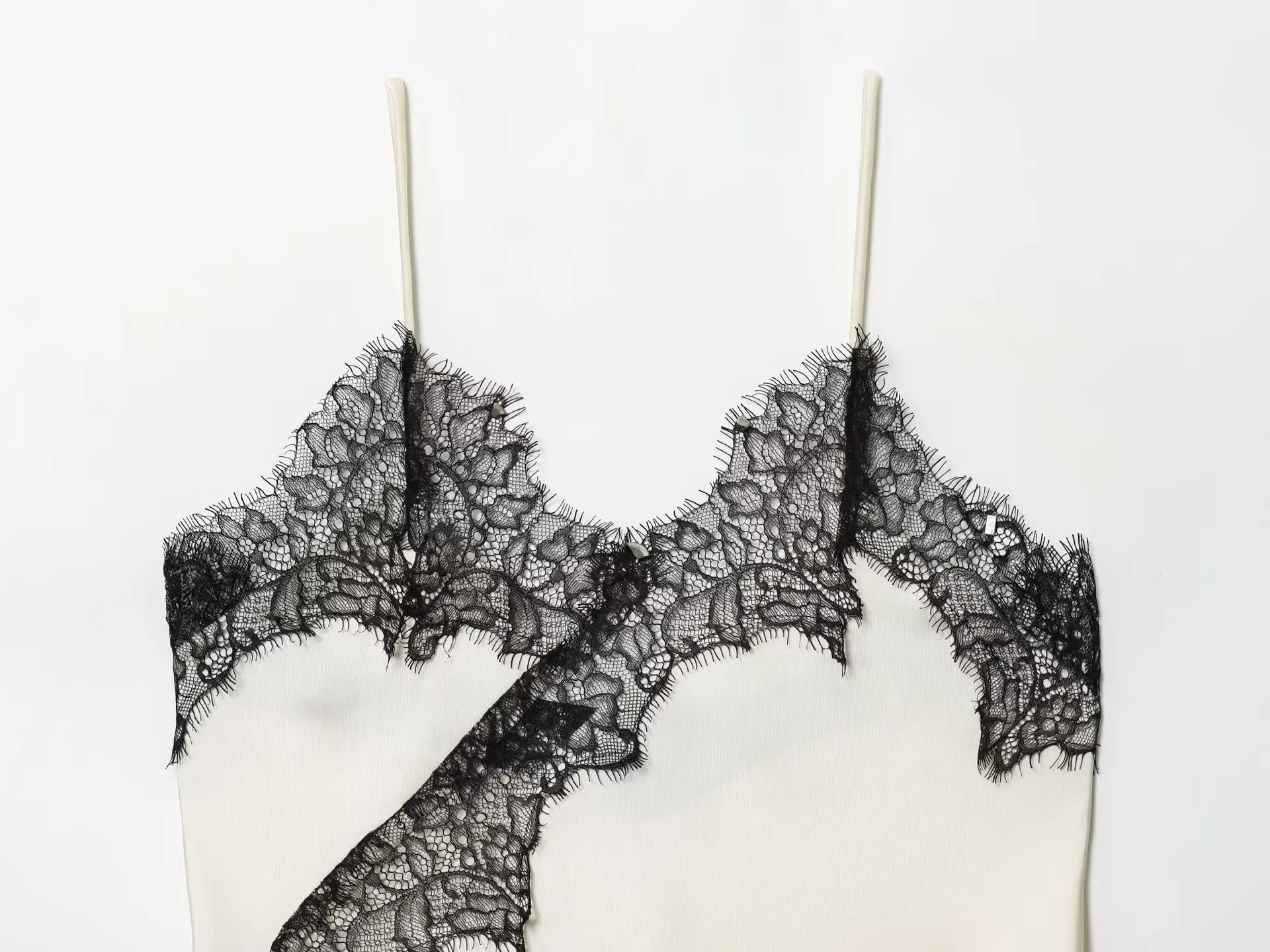 HH Damen Sexy Spitzen-Camisole Top V-Ausschnitt Rückenfreies Spitzen-Hohlmuster Spaghetti-Träger Strandtops 2026 Sommer Mode Streetwear – Detail 5