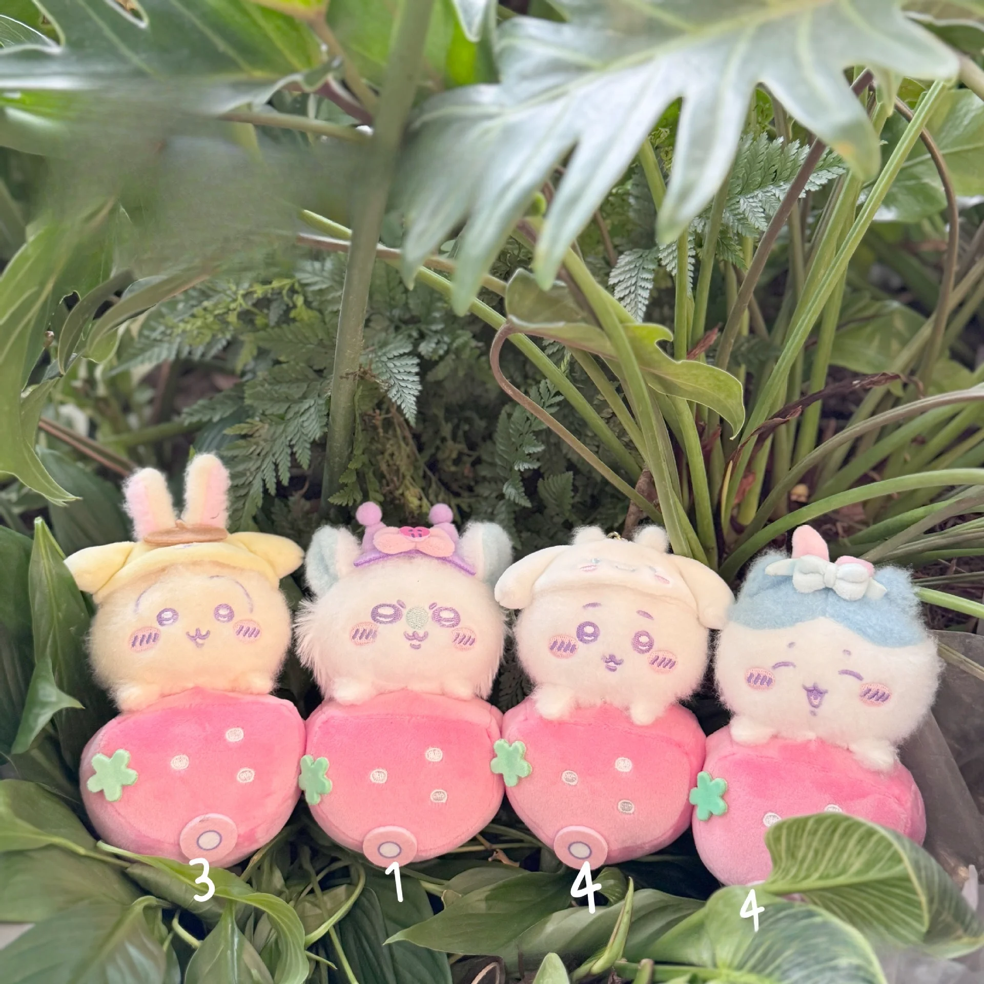 Carabiner Keychain - Hachiware Usagi Strawberry Car Series Plush