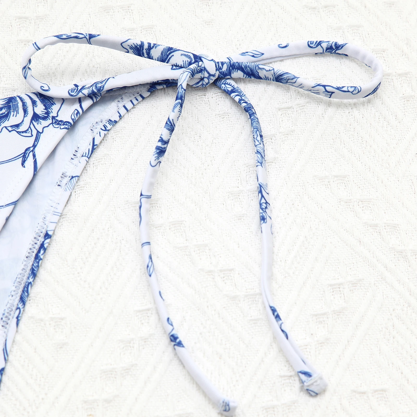 ผู้หญิงผ้าพันคอ Micro บิกินี่ Retro ดอกไม้พิมพ์ Backless Halter คอชุดว่ายน้ํา Tie-up Thong ชุดว่ายน้ําฤดูร้อน Beachwear ชุดว่ายน้ํา