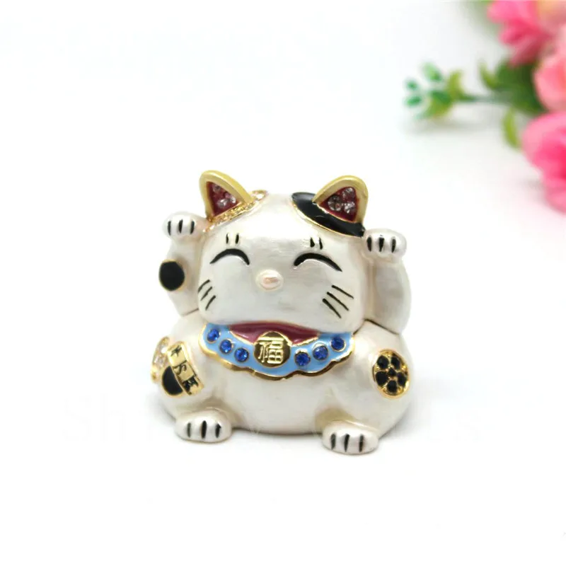 

Creative alloy ornaments, cute cartoon lucky cat decorations