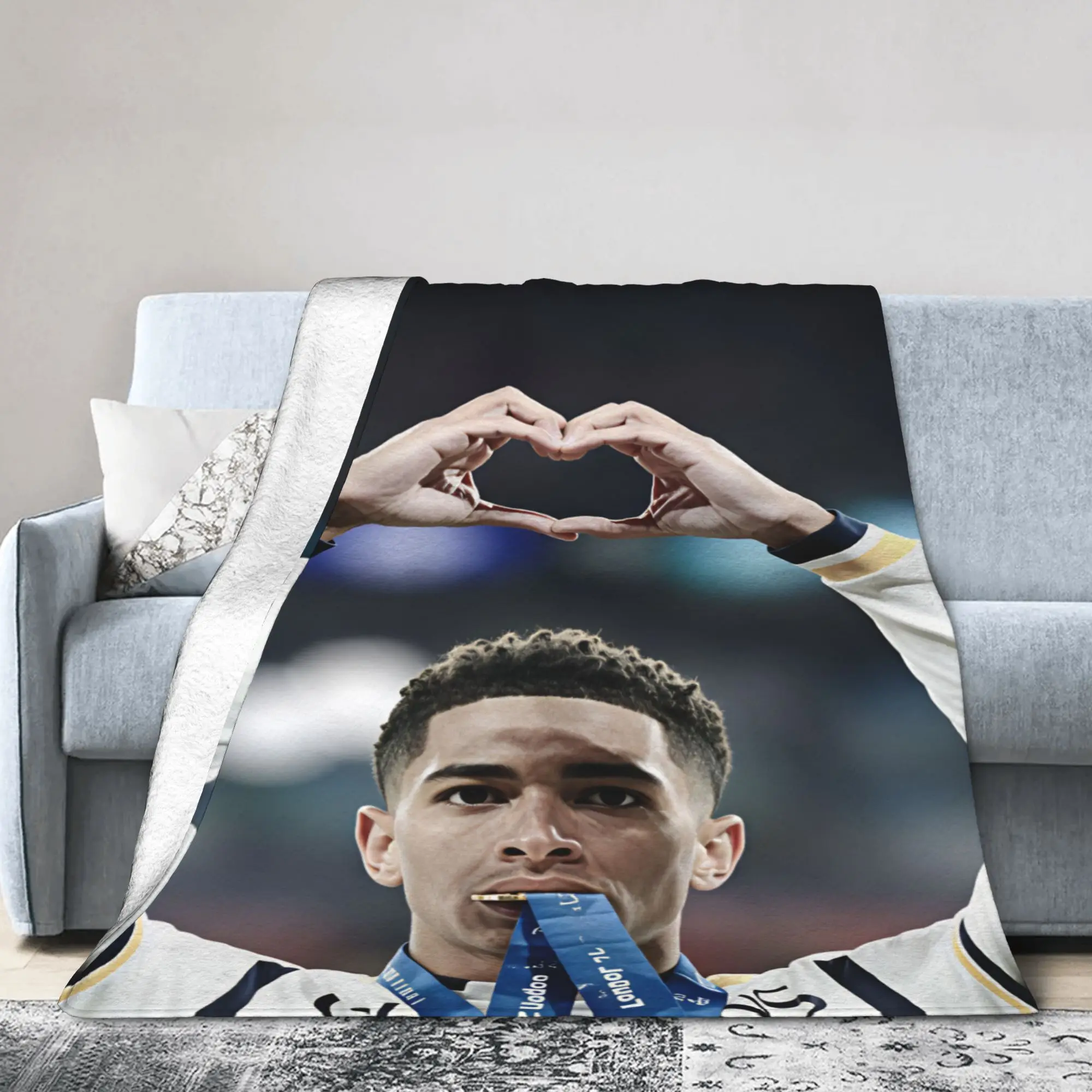Jude Bellingham Heart Hand Gesture Champion Medal Football Super Soft Blanket Throw Blanket Bed Flannel Bedspread Sofa Bed Cover