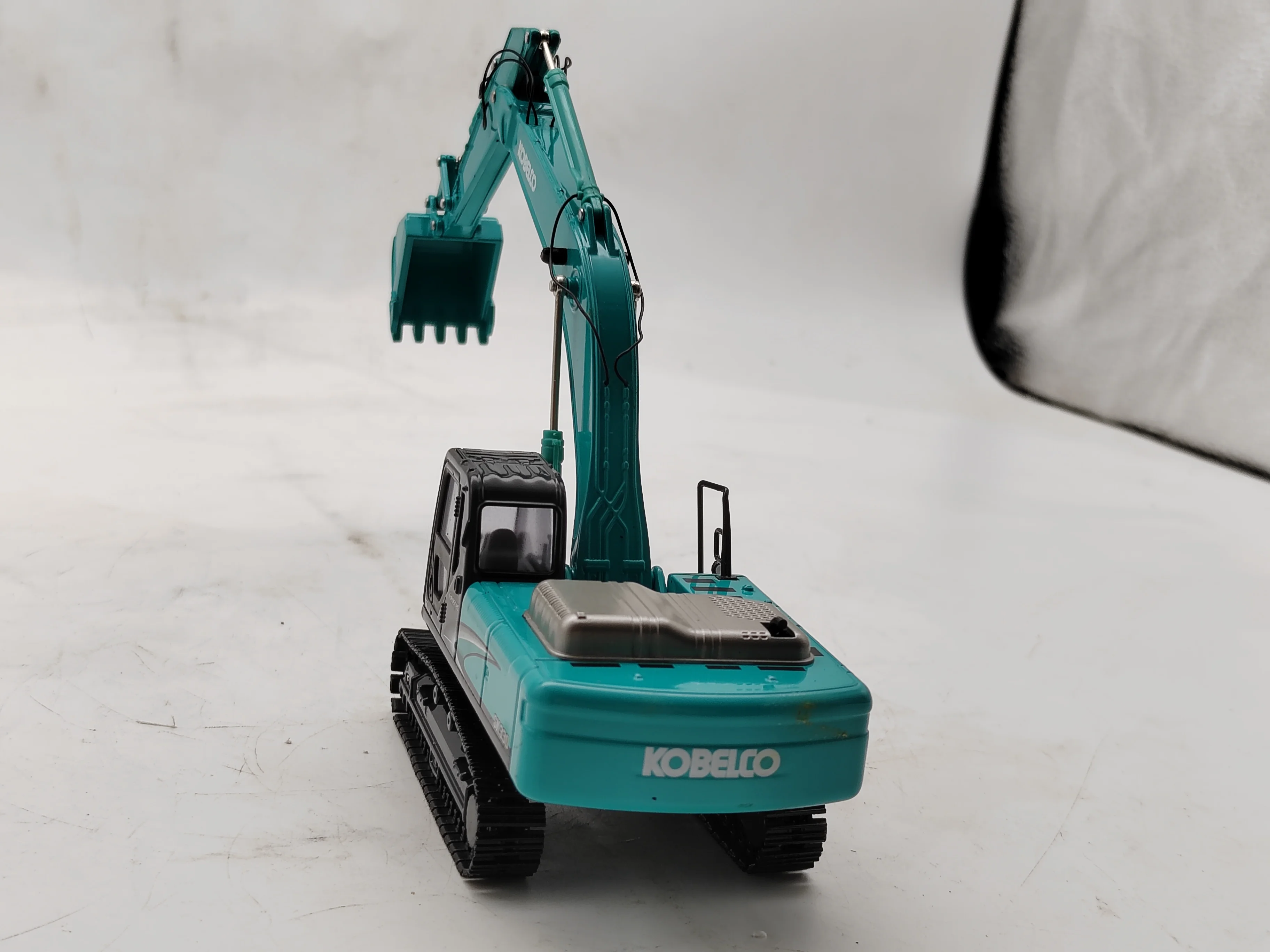 For Kobelco SK330 excavator model 1/50 truck model Diecast alloy metal Hydraulic Excavator truck model engineering truck toy