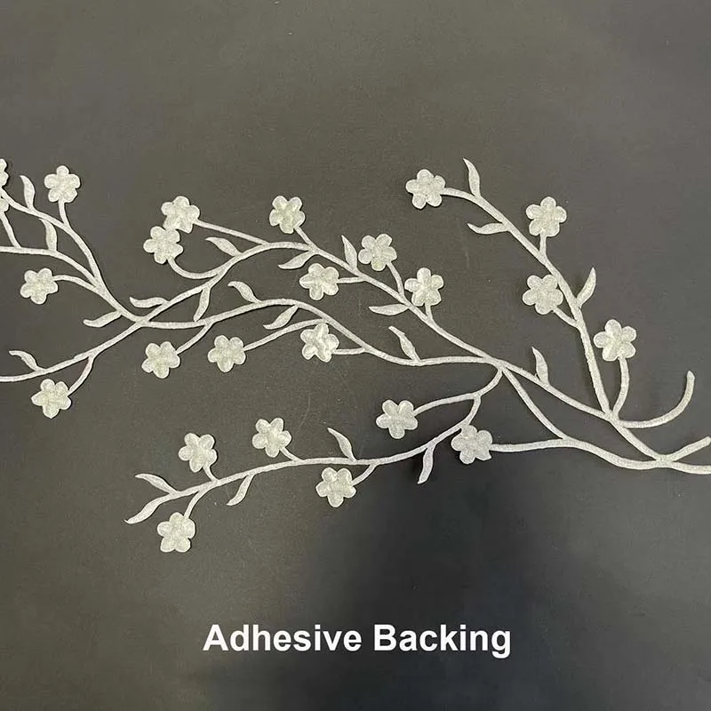 47CM/3D Stoffblumen-Applikation Kleidungsaufnäher, thermoklebend, Pflaumenblüten-Stickerei zum Aufbügeln für Kleider, Cheongsam – Detail 5