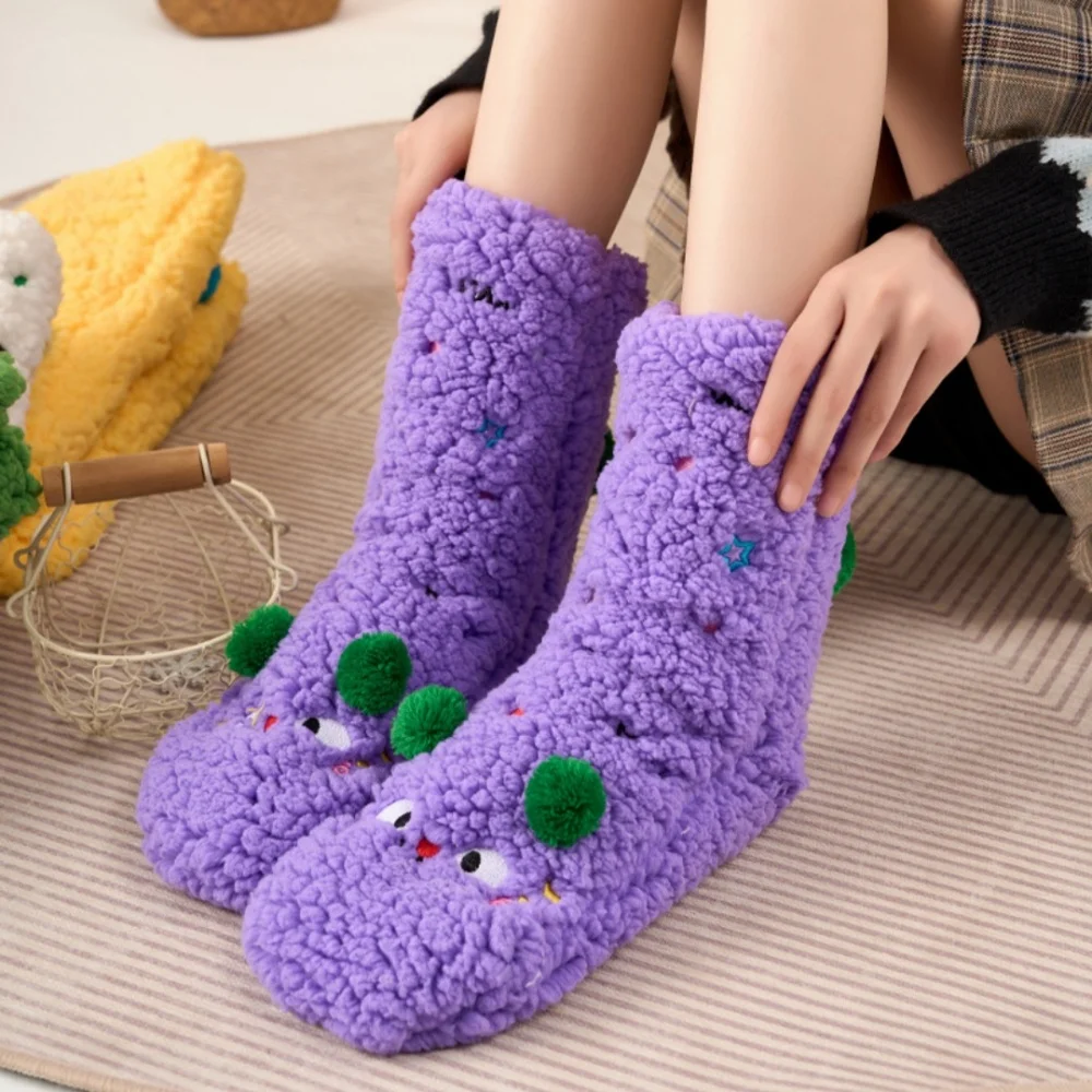 Calzini per pantofole con animali Calzini da pavimento antiscivolo Kawaii Calzini da pavimento in cashmere di agnello Adorabili per il sonno del pavimento dei bambini