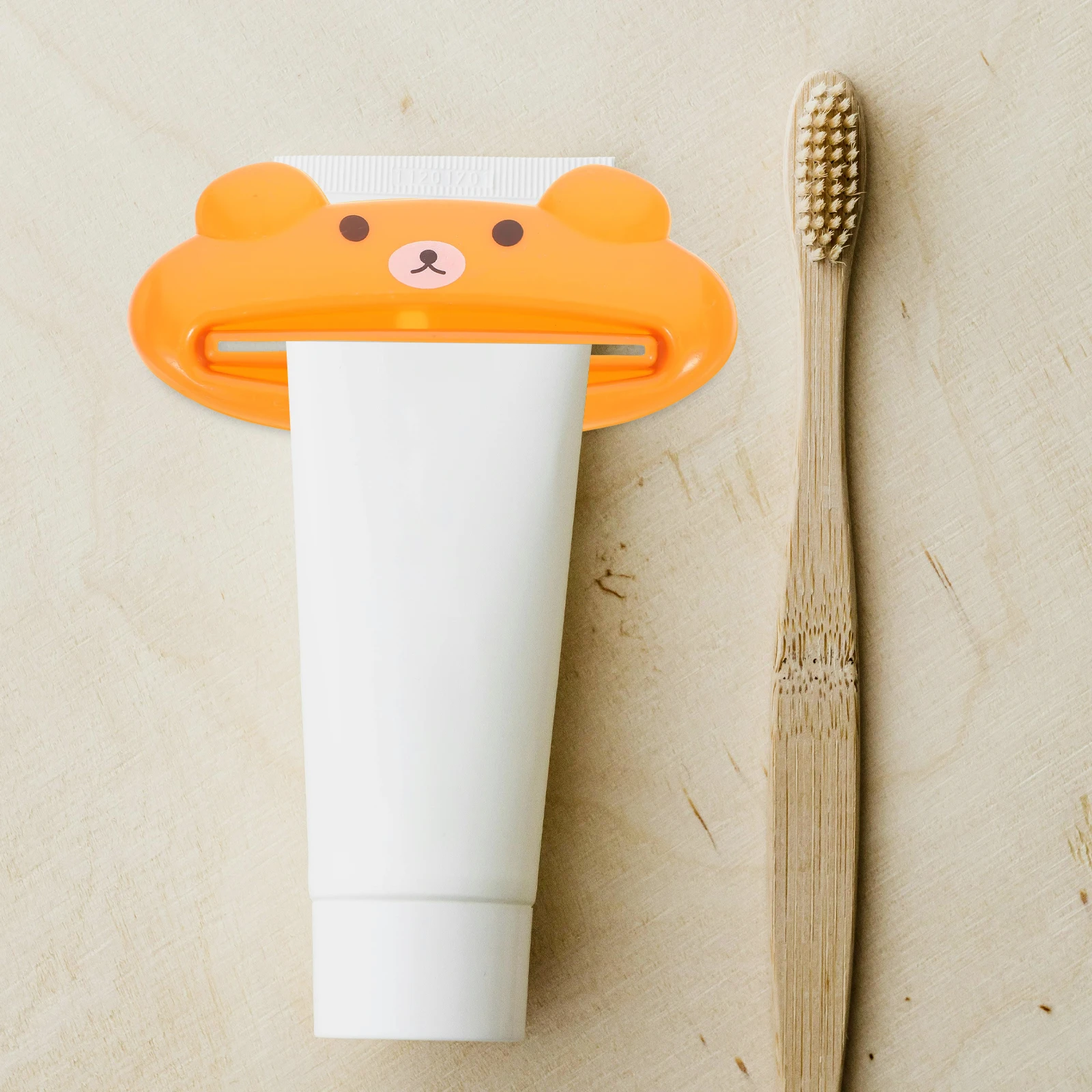 

5Pcs Cartoon Animal Toothpaste Tube Squeezers Easy Press Dispenser for Bathroom Accessories Cream Lotion Tube Saver