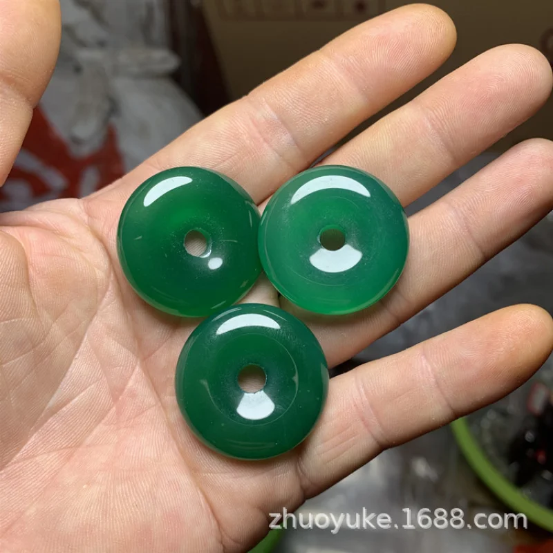 Chalcedony Factory Wholesale Green Chalcedony Peace Buckle Chalcedony Pendant Bracelet Necklace Safety Buckle Pendant Live Suppl