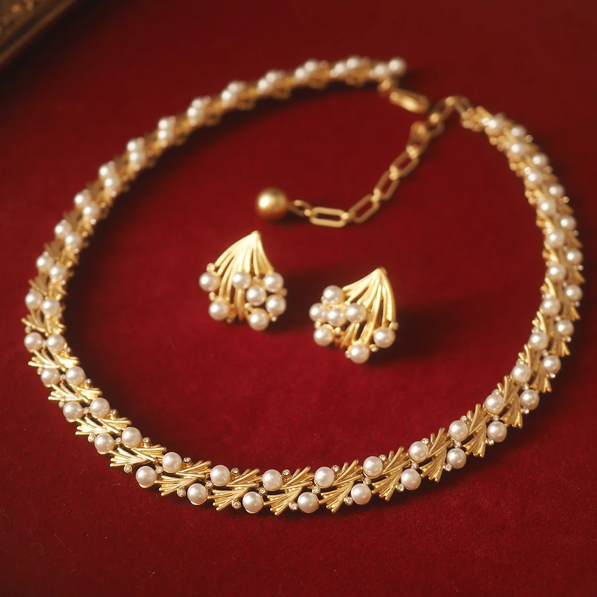 

Birthday French Firework Pearl Vintage Necklace & Stud Earrings