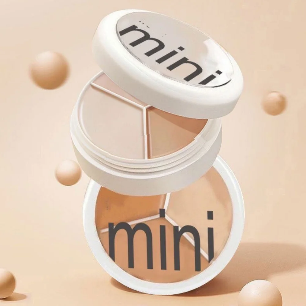 Three color concealer palette professionally covers the dark circles around the eyes and face pockmarks spots invisible lines