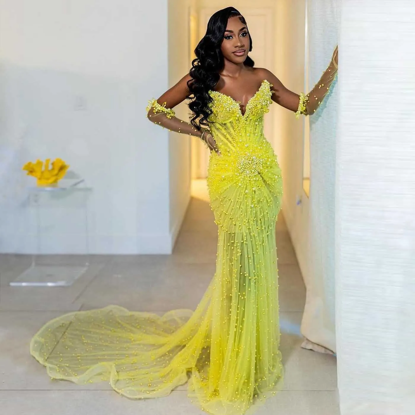 Yellow Luxury Pearls Prom Dresses with Detachable Sleeves Gloves Black Girls V Neck Formal Evening Dress Aso Ebi Long Party Gown