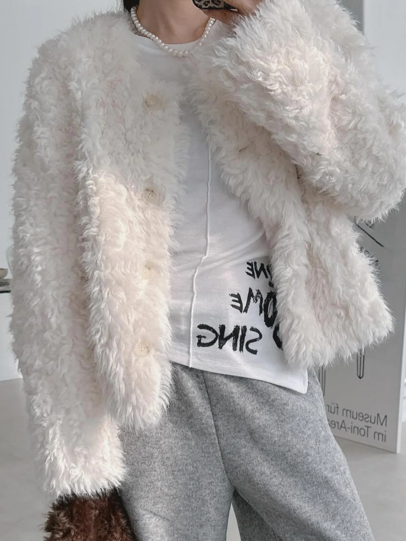 Cappotto da donna in pelliccia di agnello retrò chic Jaet, caldo e rotondo, con bottone singolo, in pelle ecologica, in poliestere alternativo...