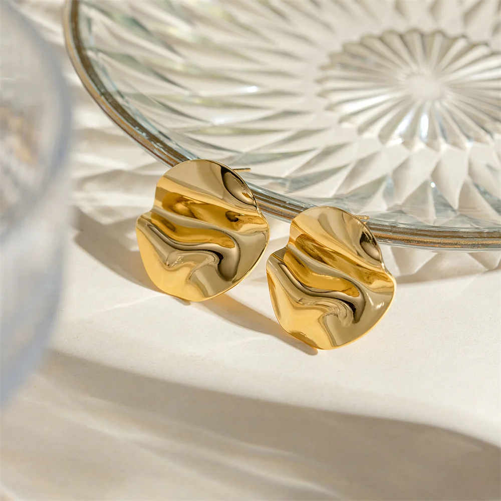 Edelstahl geometrische plissierte glänzende Ohrringe einfache runde Ohr stecker für Frauen trend ige Party Schmuck Geschenk zubehör