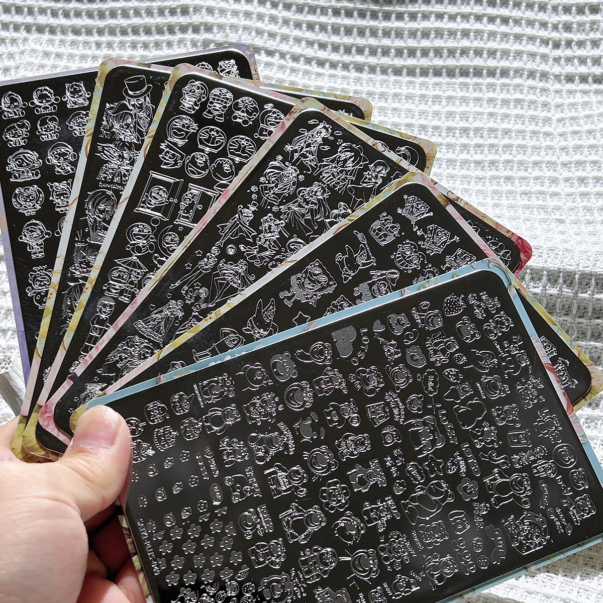 Plaque d'estampage pour nail art, plaque d'acier d'estampage, modèle de décoration d'ongles sans peinture pour débutant, kit de matériel d'outil d'estampage de bête mythique sur quatre côtés, moule d'estampage, nouvel essai, nouveau méthode, art rapide pour les gens paresseux