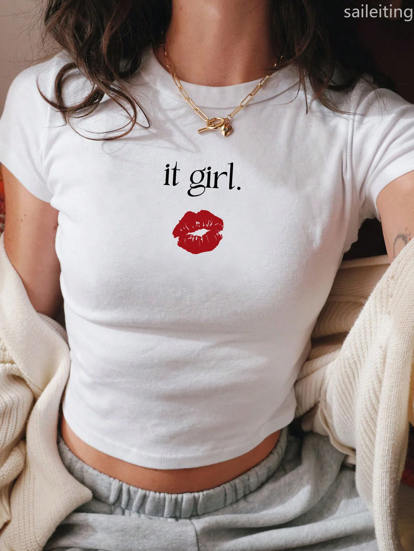 It " Red Lip Print Crew Neck Crop Top Stylish Short Sleeve Tee for Women Harajuku Short Sleeve Casual Women's Clothing Street
