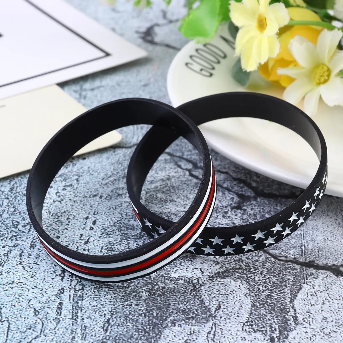 

2 шт. стильных браслетов с флагом для женщин и мужчин, премиум-материал, стильный дизайн, для повседневной носки, вечеринок, свадеб, подарок, красный, американский дизайн