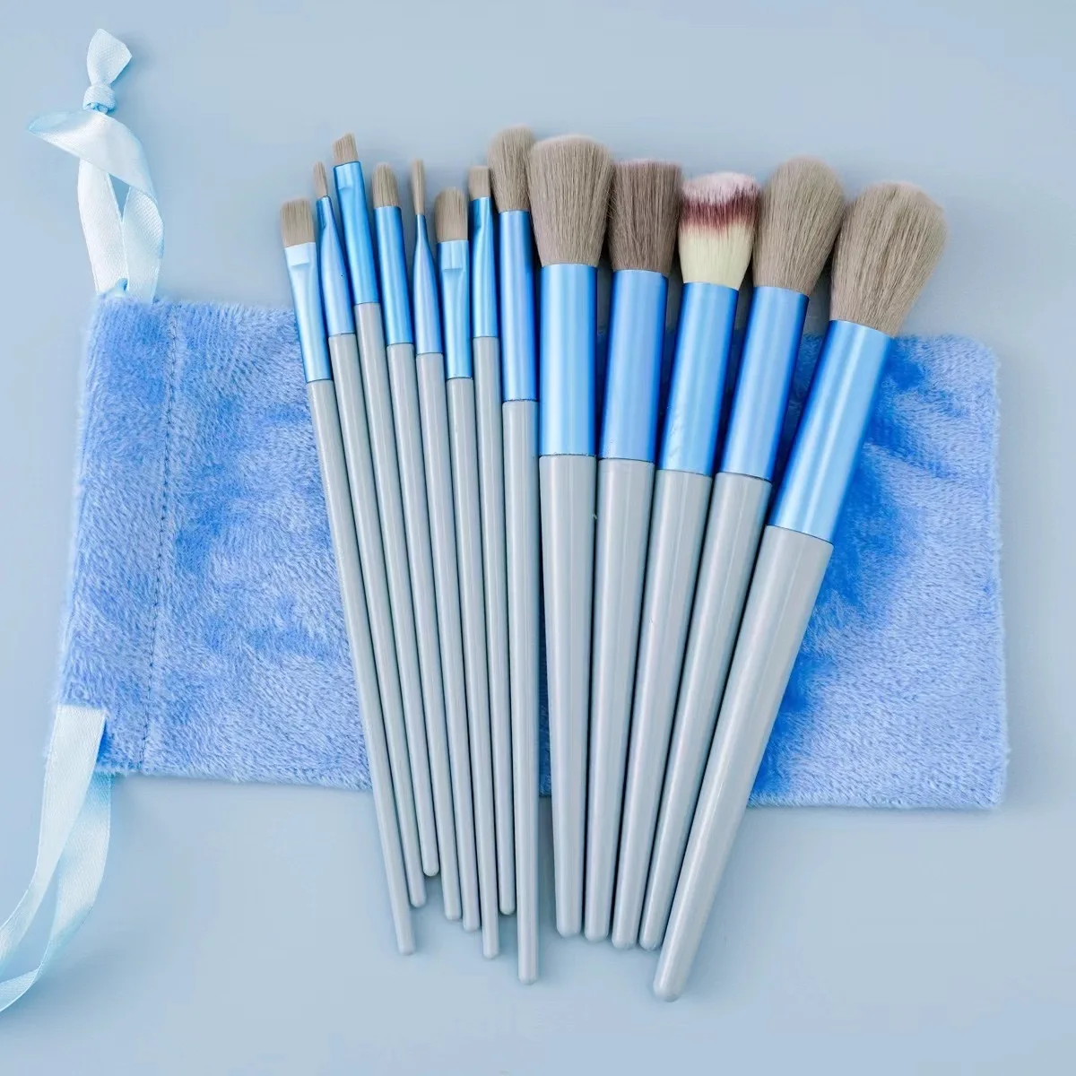 Makeup Brush Set 13Pcs for Beginners Velvet Drawstring Storage Bag Portable Travel Use For Powder Foundation Eyeshadow Blush image 6