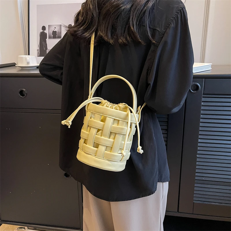 Hollow Out PU Bucket Hand Bags Solid String High Quality Shoulder and Crossbody Bags for Women 2024 Fashion Designer Style