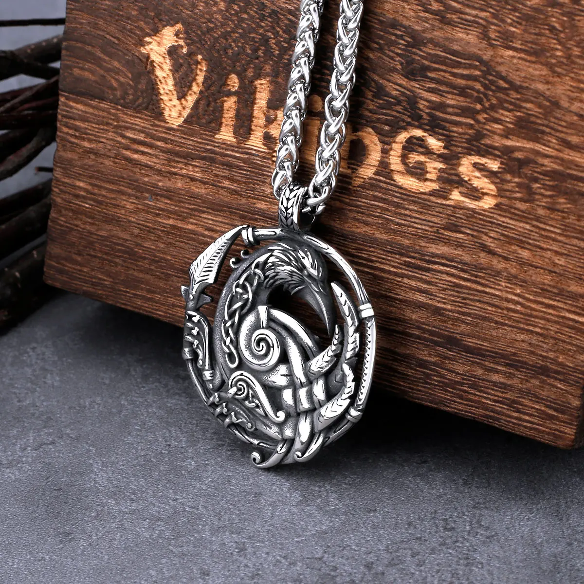 Stainless Steel Vikings Raven Arrow Necklace for Men Vintage Norse Mythology Odin Crow Rune Pendant Necklace Male Jewelry Gift